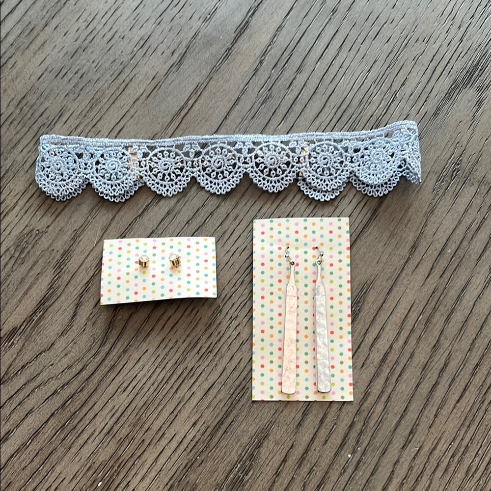 Lace Choker and Earring Jewelry Bundle